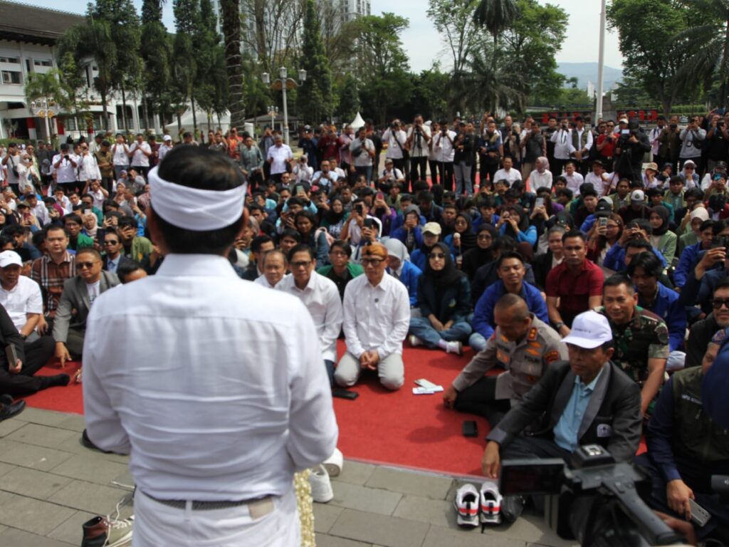 KDM Gubernur Jabar saat acara dialog terbuka mahasiswa