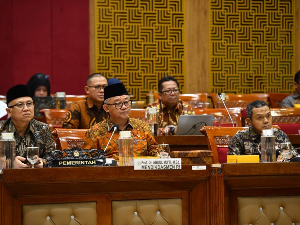 Menteri Pendidikan Dasar dan Menengah, Abdul Mu’ti, menyampaikan paparan Rencana Kerja dan Anggaran (RKA) Kemendikdasmen TA 2026 dalam Rapat Kerja bersama Komisi X DPR RI di Jakarta, Rabu (3/9/2025)