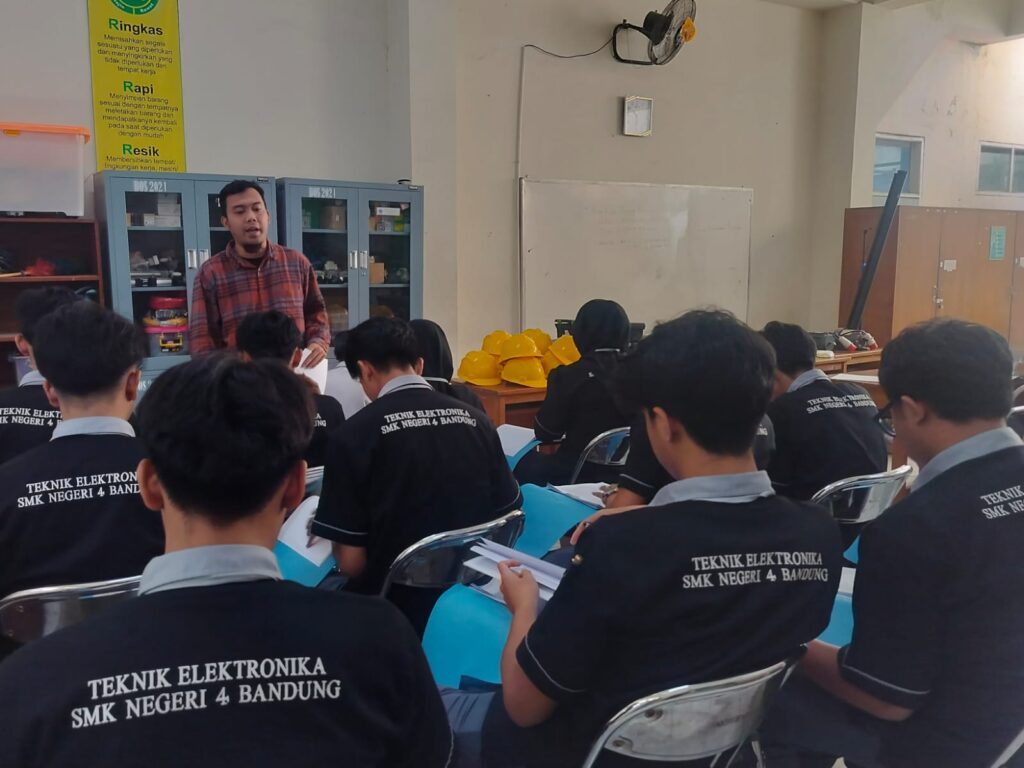 Uji Sertifikasi Komperensi SMKN 4 Kota Bandung Kikis Momok SMK Penyumbang Pengangguran Terbanyak