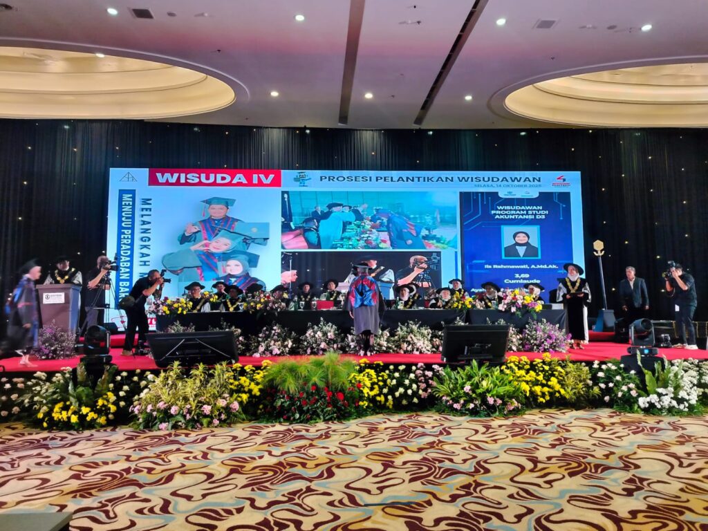 Wisuda ke IV Dugitech University Bandung