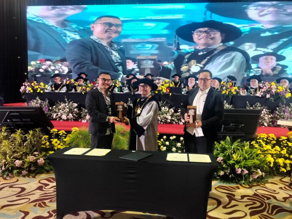 Wisuda ke IV Dugitech University Bandung