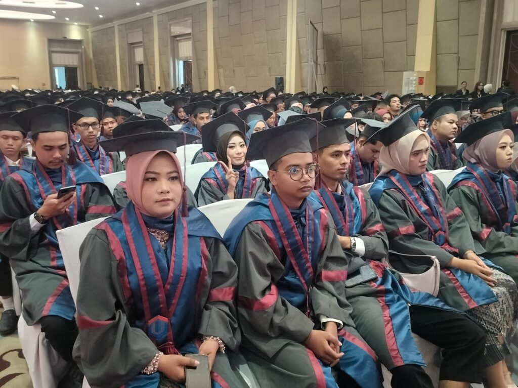 Wisuda ke IV Dugitech University Bandung