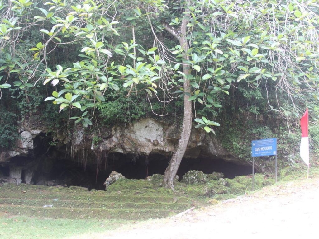 Penelitian Gua Metanduno Prof Een Herdiani ISBI Bandung