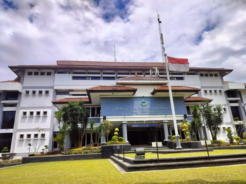 Rotasi Mutasi Promosi Kepsek SMA SMK SLB Negeri di Jabar 2025