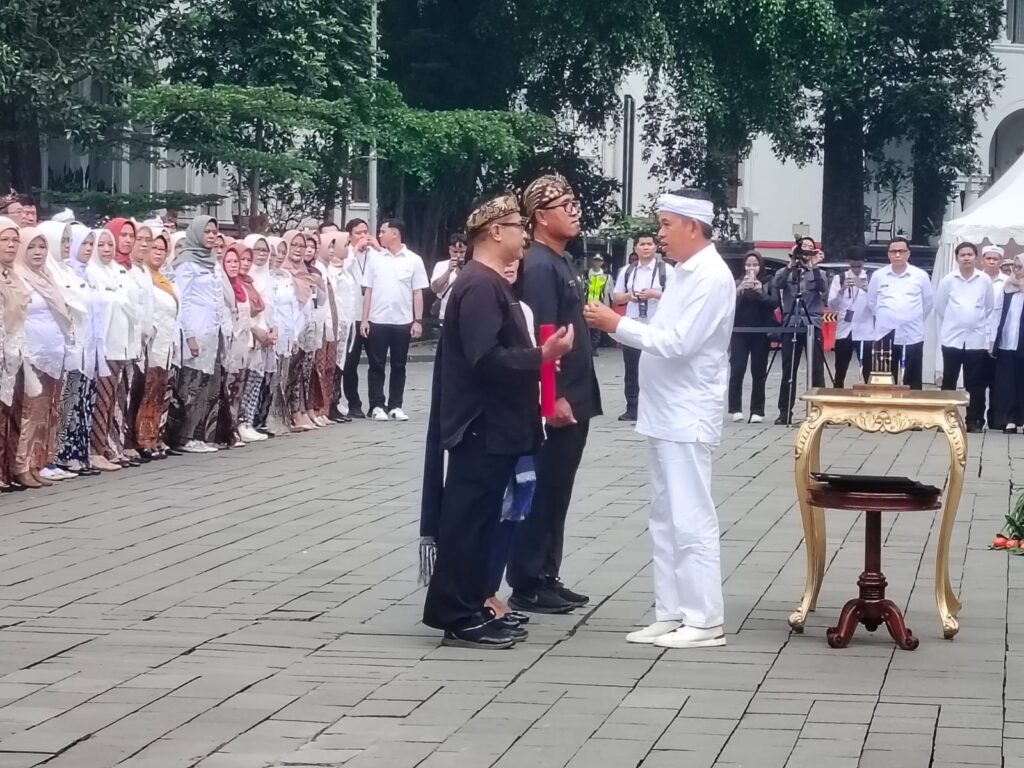 Pelantikan 641 Kepala SMA SMK SLB Negeri Jabar