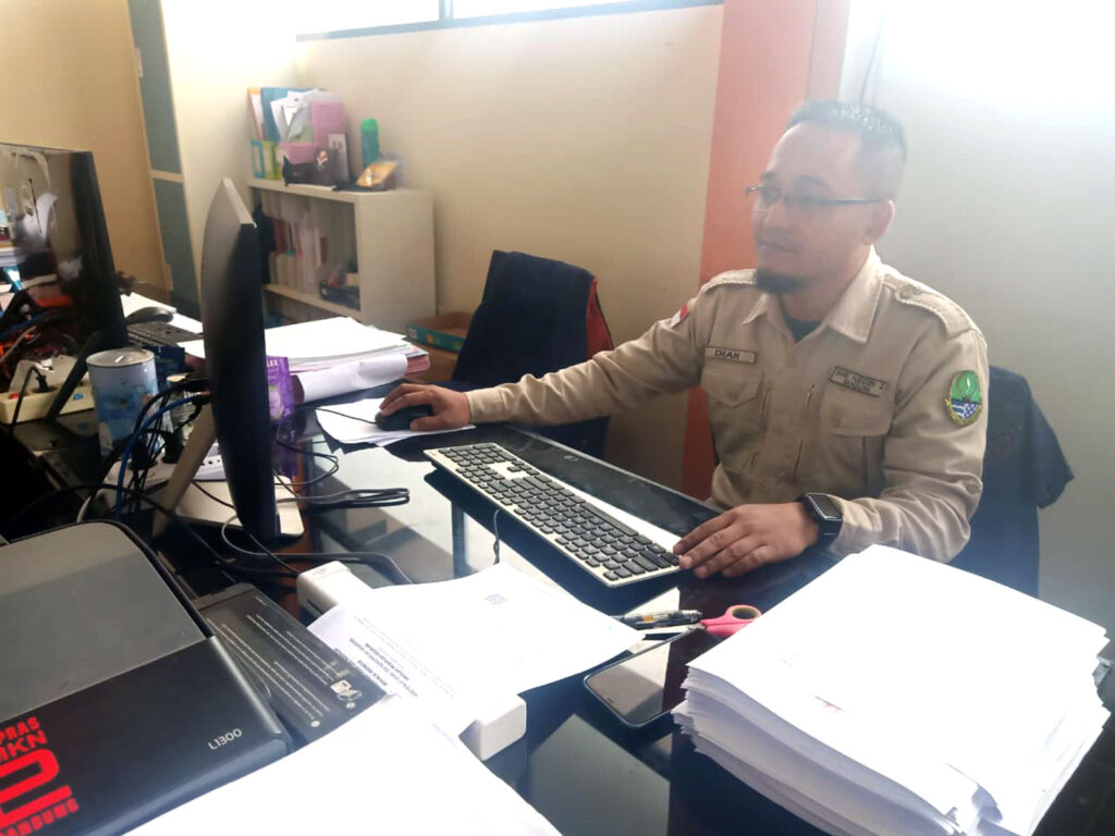 Staf Wakil Kepala Sekolah Bidang Kurikulum SMKN 2 Bandung, Dian Prayoga, S.Kom.