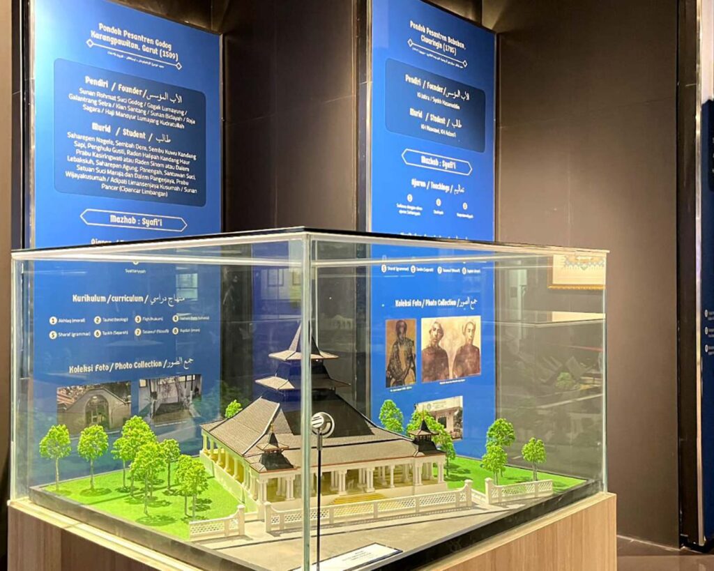 Wisata religi edukatif di Masjid Al Jabbar