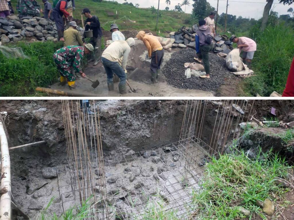 Anggota Kodim 0624 Kab. Bandung sedang melakukan pengecoran pondasi dan pembesian footplate pada pembangunan Jembatan Gantung Perintis Garuda Tahap II di atas Sungai Citarum