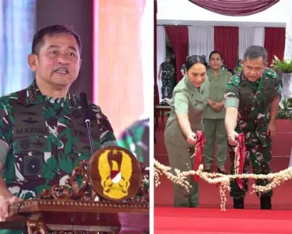 Jenderal TNI Maruli Simanjuntak menandatangani prasasti peresmian Masjid Ar Rahman di Ditajenad Bandung