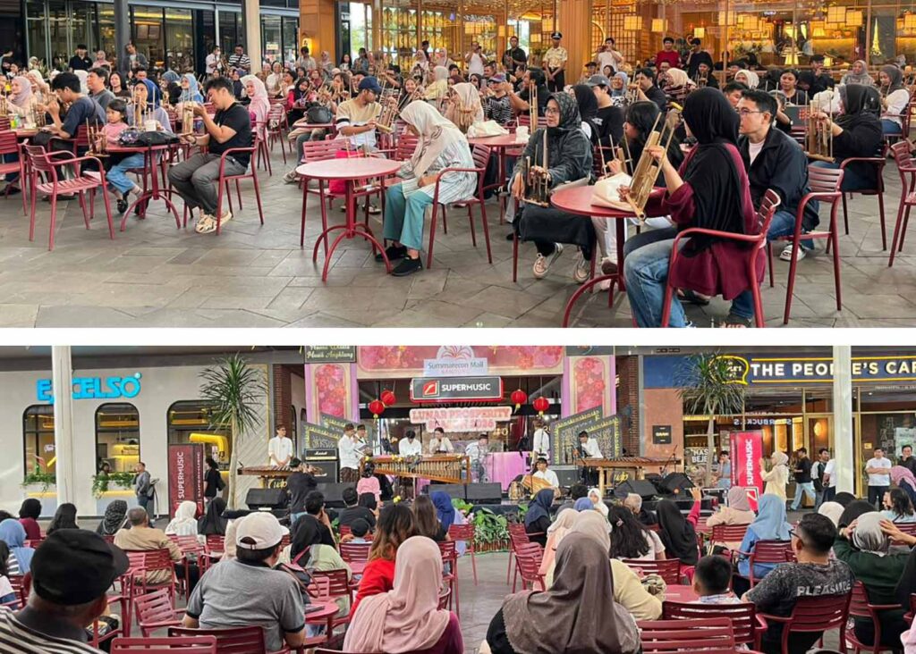 Suasana pertunjukan angklung interaktif Saung Angklung Udjo di area Summarecon Mall Bandung saat rangkaian Lunar Prosperity Season 2026