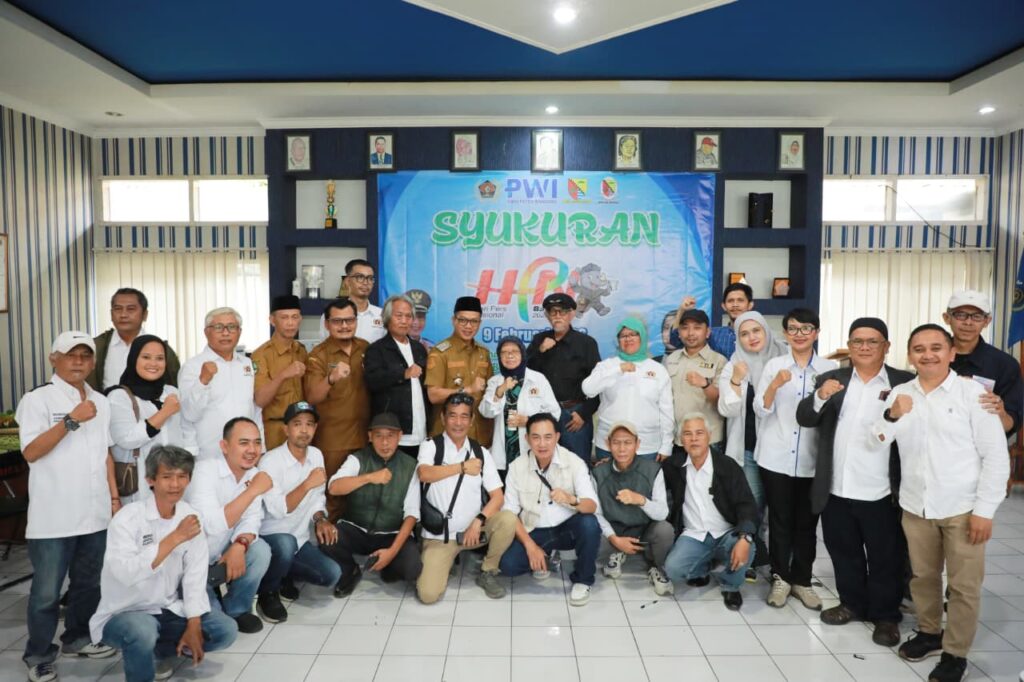 Peringati HPN ke-80, Bupati Bandung Dadang Supriatna mengajak insan pers memperkuat profesionalisme dan menjadi mitra strategis pemerintah dalam pembangunan daerah.