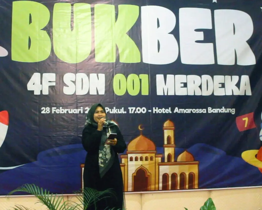 Suasana buka puasa bersama siswa kelas 4F SDN 001 Merdeka di Hotel Armarosa Bandung yang penuh kebersamaan dan nuansa Ramadan