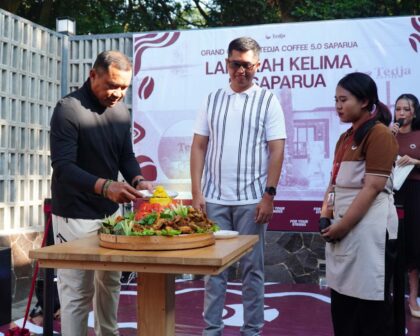 Letjen TNI Mohamad Hasan meresmikan Grand Opening Tedja Coffee 5.0 Saparua Bandung