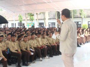 Suasana saat Sekjen Kementan RI Suwandi memberikan materi ketahanan pangan dikegiatan Siliwangi Santri Camp Bandung