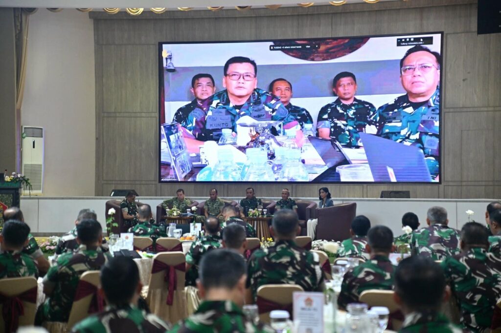 Kegiatan pelatihan dan evaluasi sistem pendidikan TNI AD oleh Kodiklatad