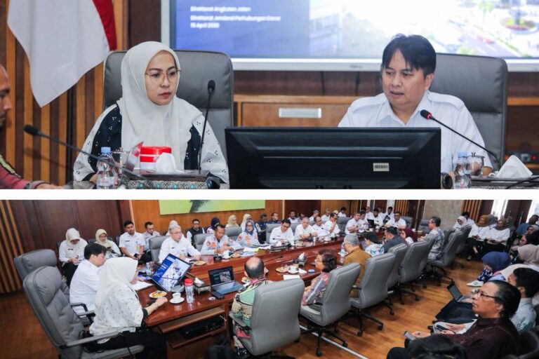 Kepala Dishub Kota Bandung Rasdian Setiadi saat memaparkan rencana sosialisasi jalur BRT di Balai Kota