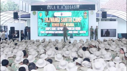 Foto Jenderal Santri pimpin pembukaan Siliwangi Santri Camp 2026 di Rindam III/Siliwangi.