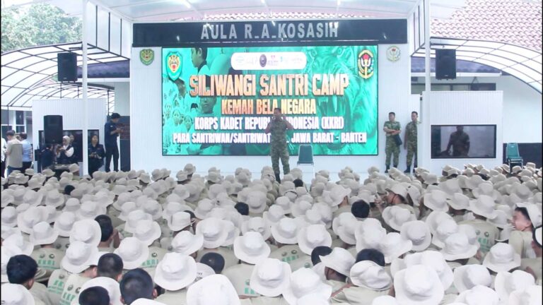 Foto Jenderal Santri pimpin pembukaan Siliwangi Santri Camp 2026 di Rindam III/Siliwangi.