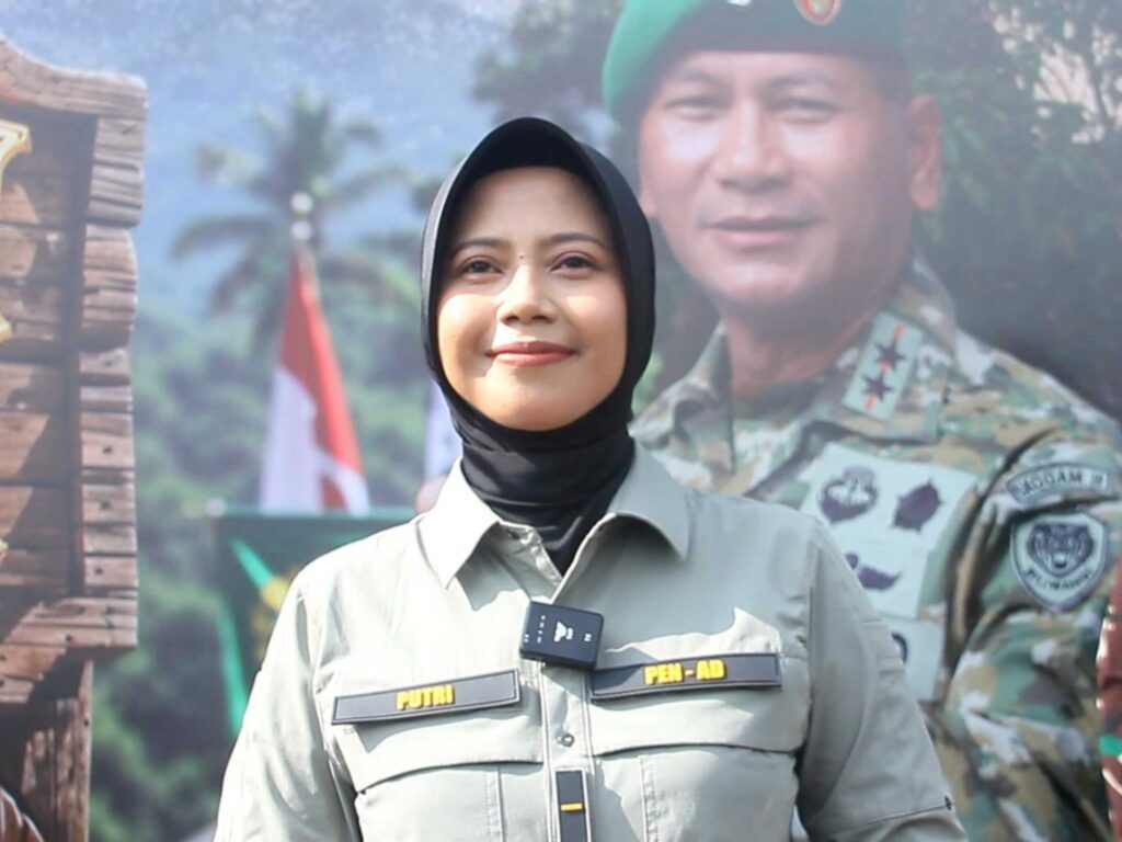 Letda Cpm (K) Putri Pertiwi, S.E., menekankan bahwa media sosial memiliki dua sisi yang harus dipahami, khususnya kalangan pelajar dan santri.