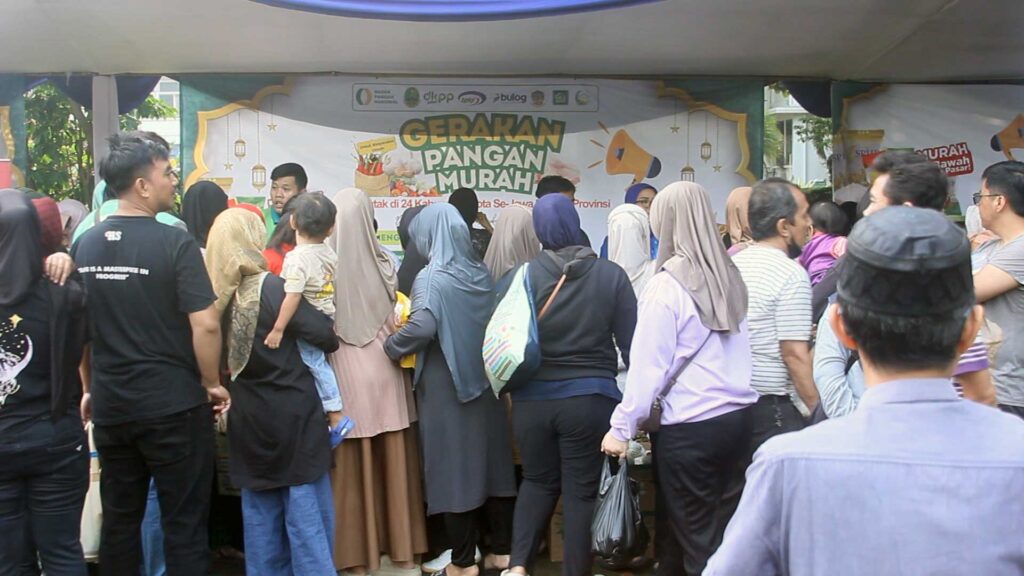 Di lokasi BPKP Jabar sendiri, terdapat 24 gerai makanan dan bahan pokok yang siap melayani masyarakat