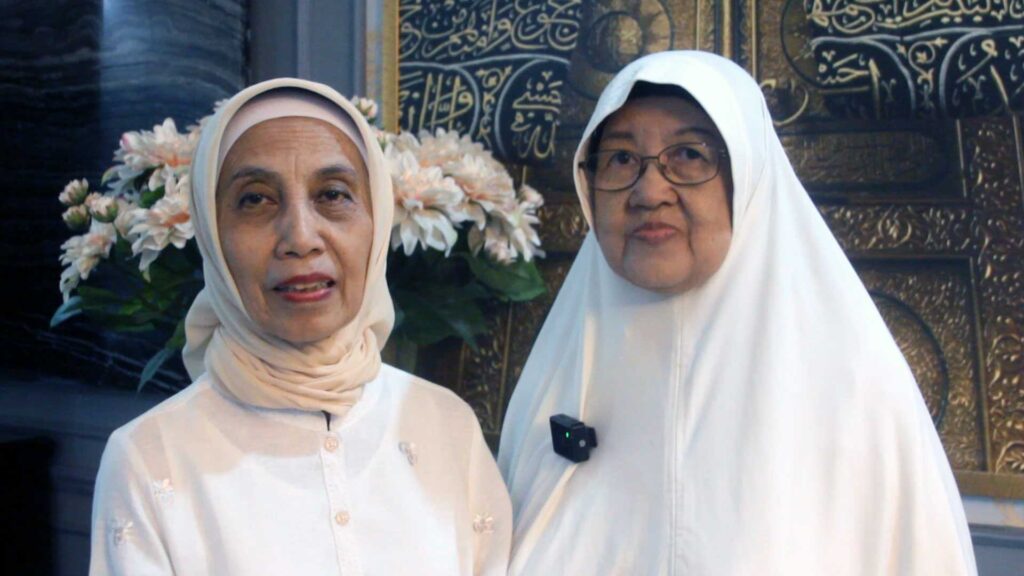 Niat mulia dan konsistensi dalam berbagi ini diaminkan oleh perwakilan anggota MT Al Jabbar 86, Ibu Hj. Pratiwi dan Ibu Hj. Iceu