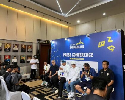 Konferensi pers Wali Kota Bandung Muhammad Farhan di Bank BJB Bandoeng 10K