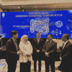 Dari kiri ke kanan Koji Onda, Dr Siti Nadia Tarmizi, Prof Takahisa Matsuda, Prof Ari Fahrial Syam, Prof Murdani Abdullah, dan Prof Han-Mo Chiu pada Gastrointestinal Oncology Summit 2026 (AI)
