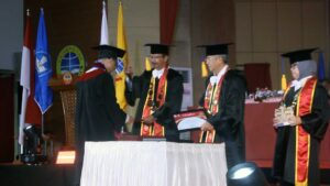 Universitas Sangga Buana (USB) YPKP Bandung mewisuda 391 lulusan.