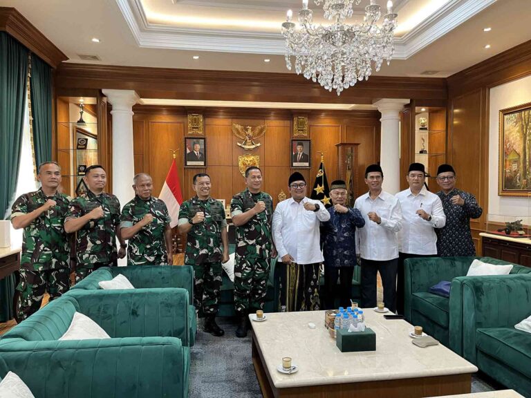 Pertemuan MUI Jawa Barat Dan Pangdam III Siliwangi Di Bandung 2
