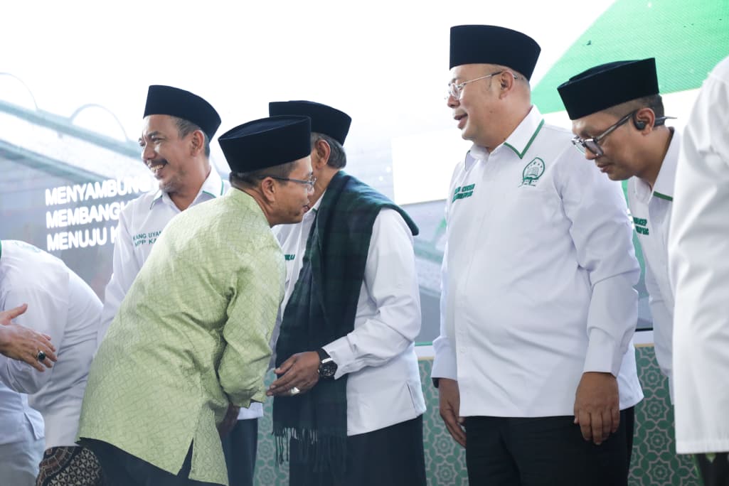 Wakil Ketua DPR RI, Dr. KH. Cucun Ahmad Syamsurijal, saat dilantik sebagai Ketua MPP Keluarga Alumni Cipasung (KAC) periode 2026-2031 di Tasikmalaya, Sabtu (6/6/2026).