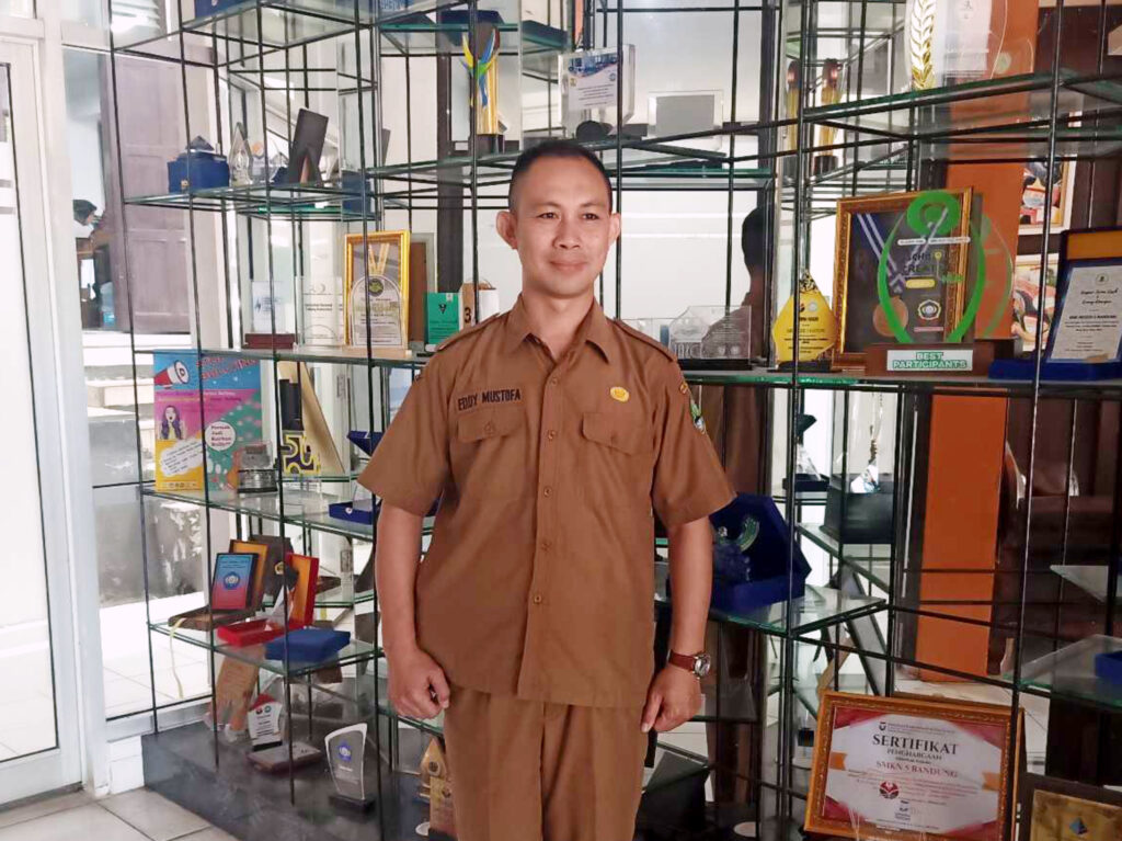 Ketua Koordinator Pelaksana LKS Kota Bandung sekaligus Kepala SMKN 5 Bandung, Eddy Mustofa, S.Pd., M.M.Pd.