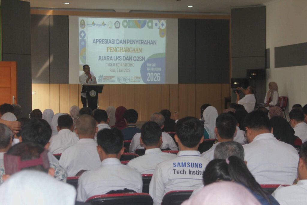 Kepala KCD Wilayah VII Asep Yudi Mulyadi memberikan sambutan.