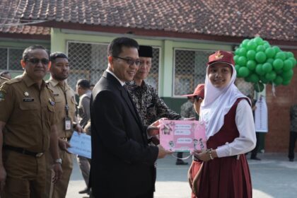 Bupati Dadang Supriatna Pembina Upacara Mpls 2026